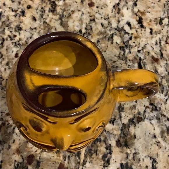 Monopoly man coffee mug. Small chip - Picture 2 of 5